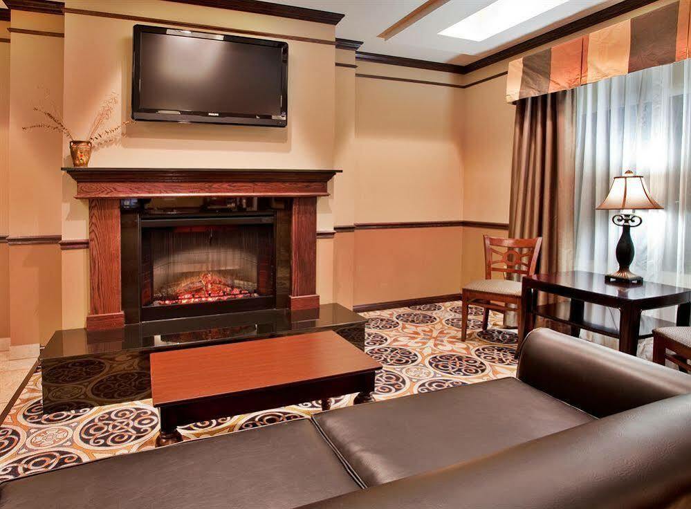 Holiday Inn Express Hotel & Suites Sedalia By Ihg Exteriör bild