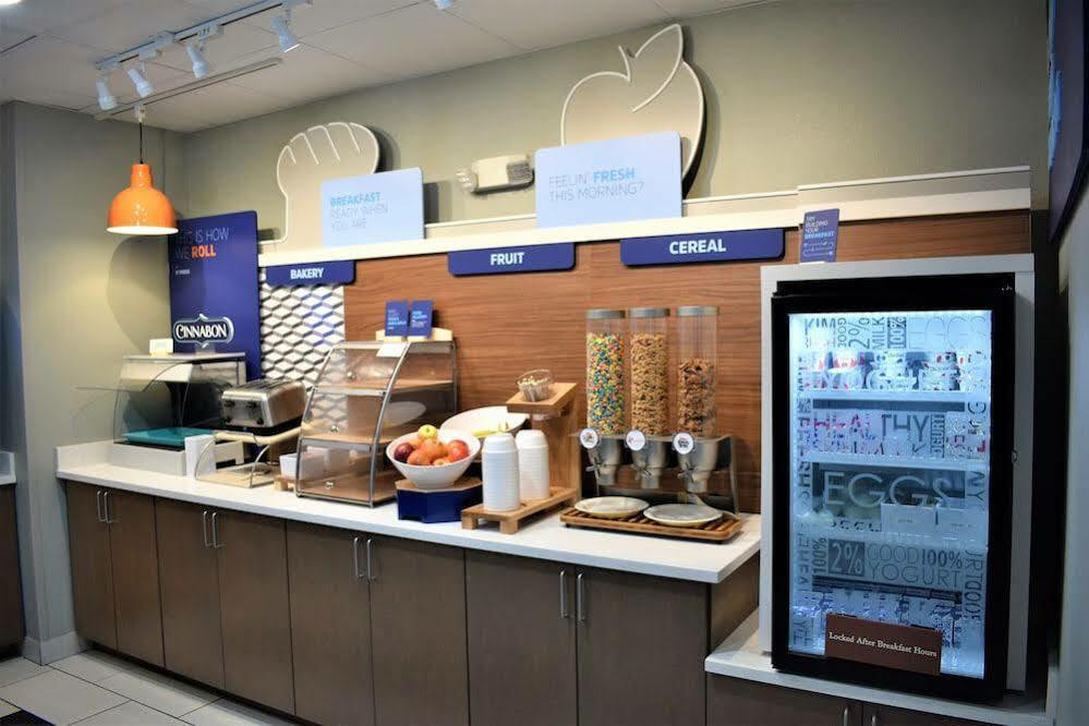 Holiday Inn Express Hotel & Suites Sedalia By Ihg Exteriör bild