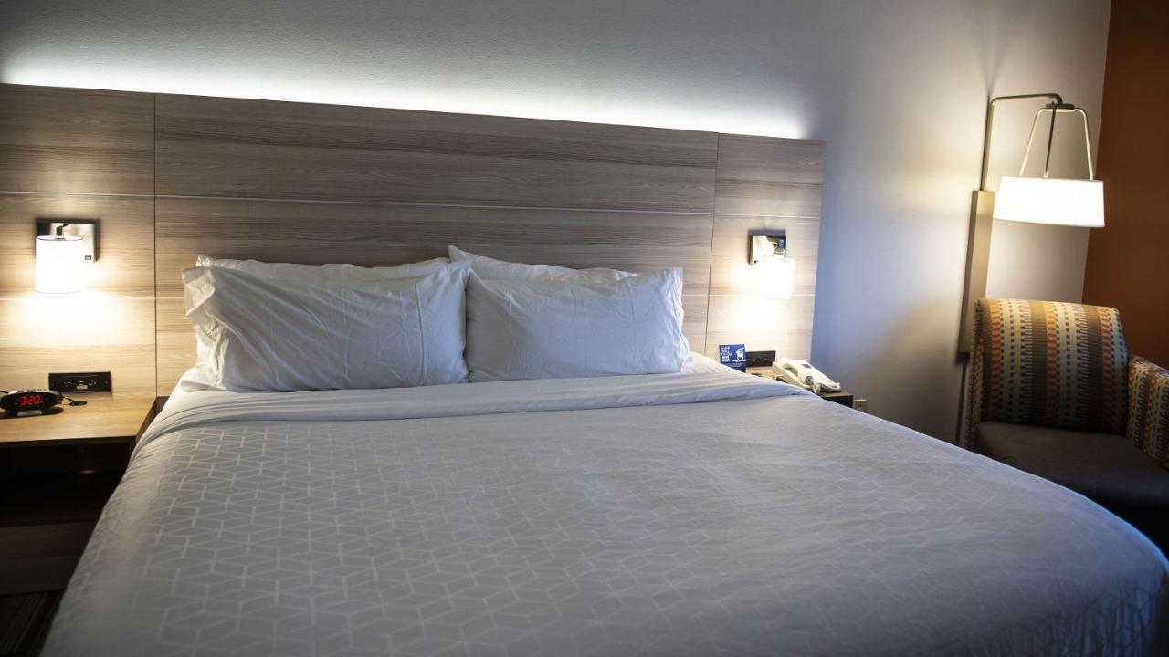 Holiday Inn Express Hotel & Suites Sedalia By Ihg Exteriör bild